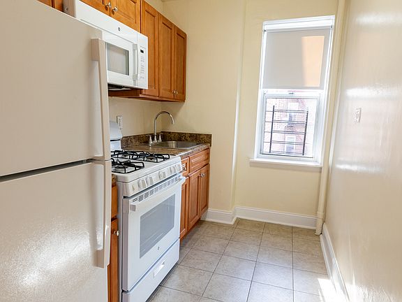 3rd image of 1485 Shore Pkwy APT 3G