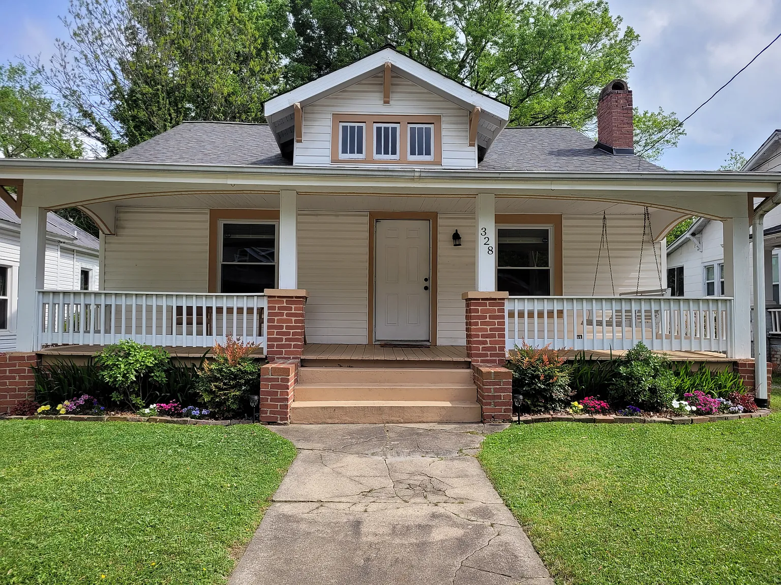 3 bed, 1395 sqft, $1,250 — Photo 1
