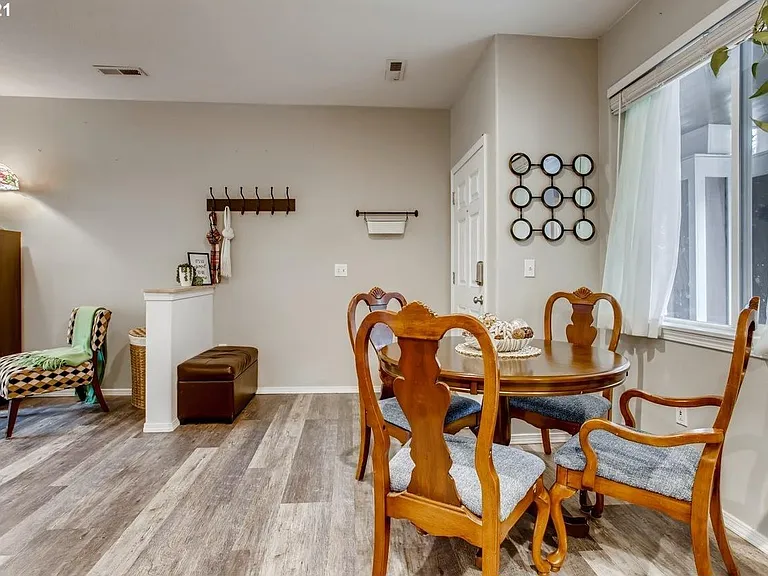 1130 NE Perl Way #1130 — Photo 8