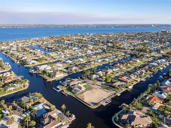 3303 SE 18th Pl, Cape Coral, FL 33904