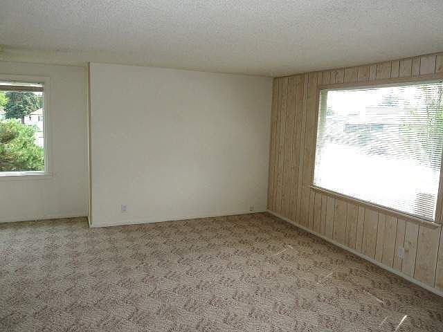 2nd image of 410 S Yelm St