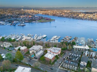 2450 Dexter Avenue N #102, Seattle, WA, 98109