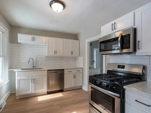 605 Pettibone Ave NW, Grand Rapids, MI