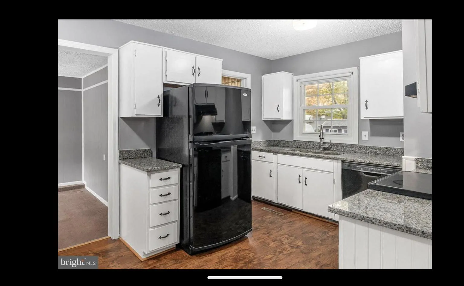 3 bed, 1596 sqft, $2,400 — Photo 2