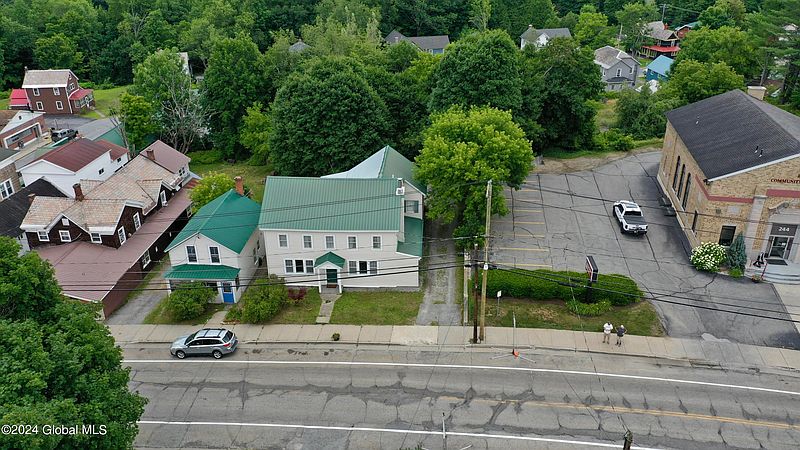 3rd image of 248 Main Street