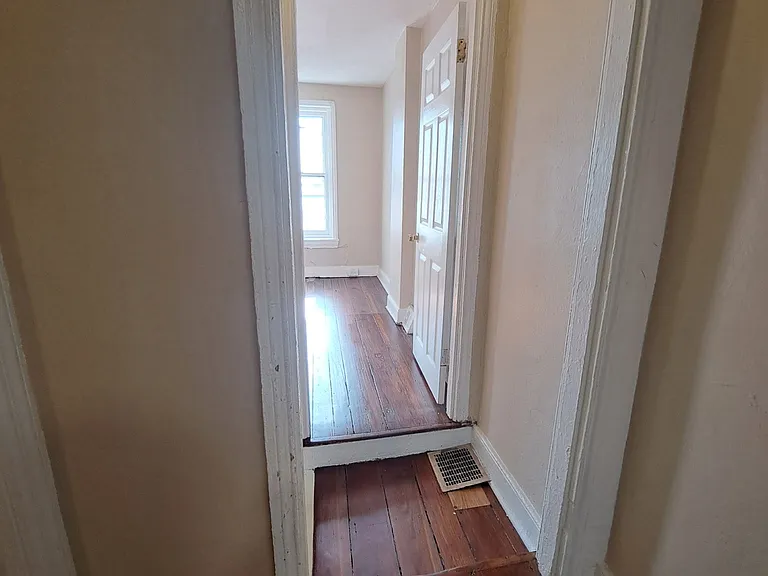 5917 Morton St — Photo 8