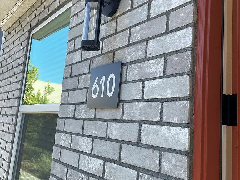 610 Dawson Ave — Photo 1