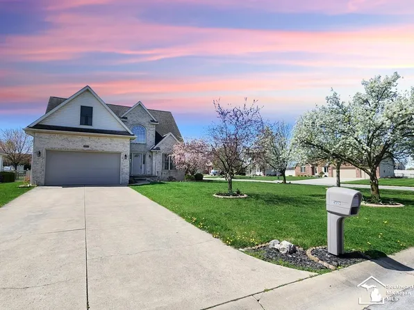 4993 Northfield Dr, Monroe, MI 48161
