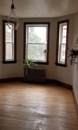 2nd image of 2210 15th Ave #2-Bedroom