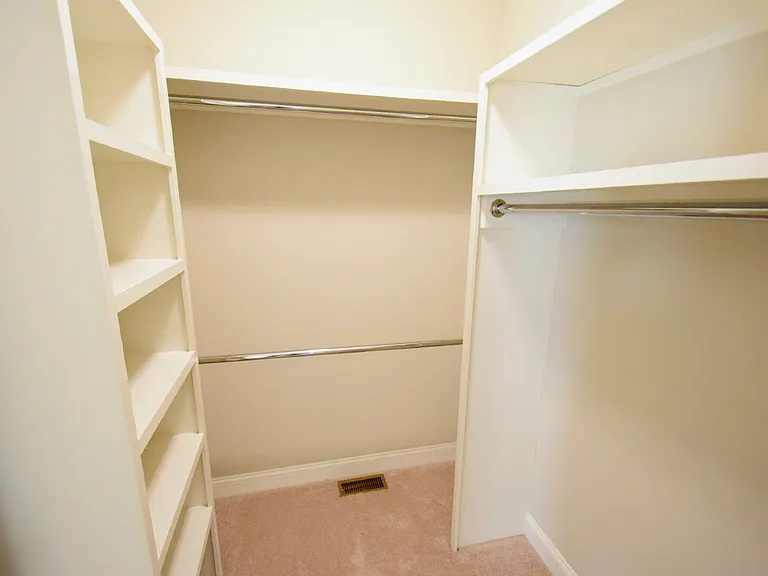 239 Blueridge Rd — Photo 17