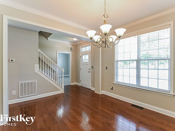 3rd image of 704 Sarazen Dr