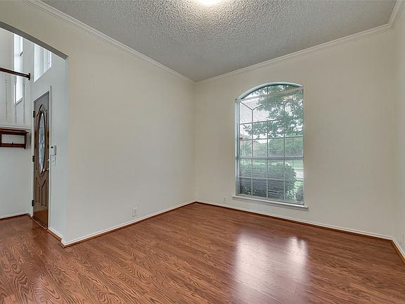 3rd image of 509 Vasey Oak Dr