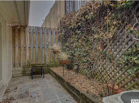 4th image of 1706 Dauphine Dr