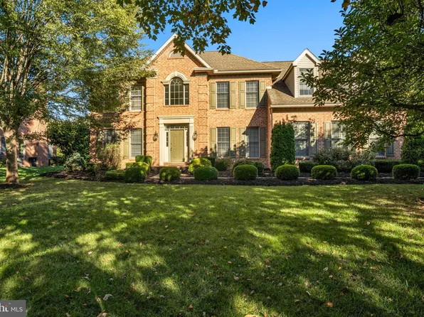 1223 Hillside Dr, Carlisle, PA 17013