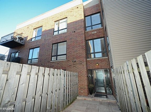 2nd image of 645 Custer Ave Unit 301
