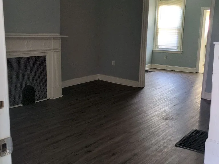 714 E 22nd St #1 — Photo 2