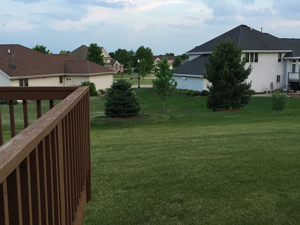 2nd image of 619 Castle Wynd Dr