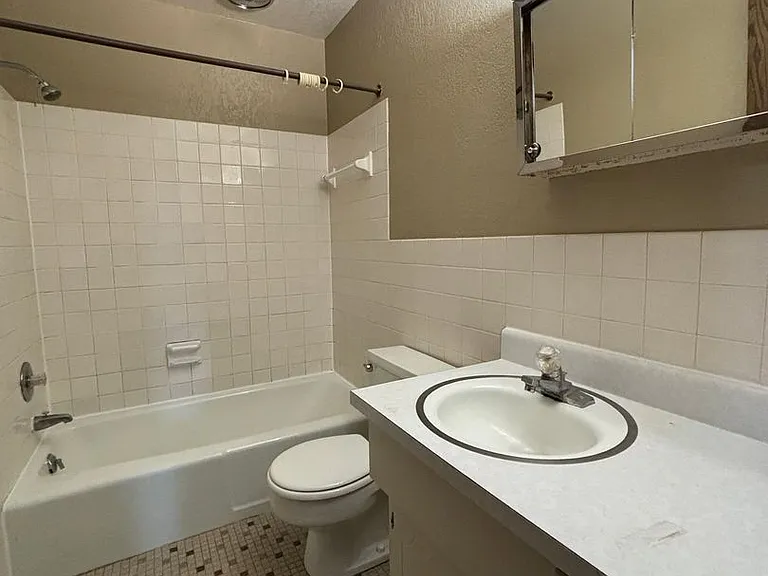 41 Arlington Ave West — Photo 10