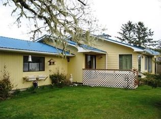 320 9th St NE, Long Beach, WA 98631