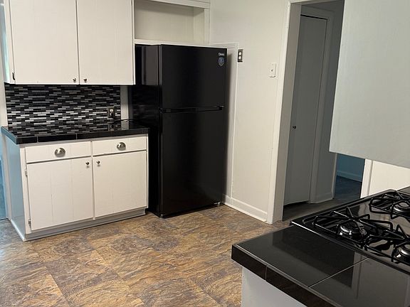 4th image of 2115 Alma Blvd