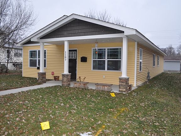 4th image of 1107 Ross Ave