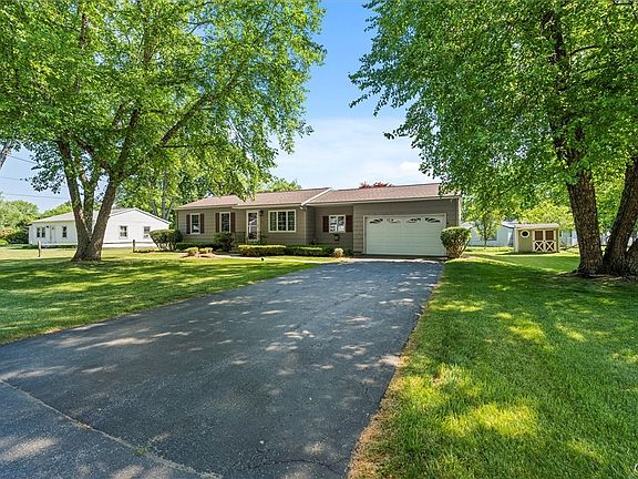 3rd image of 114 Blanchard Blvd
