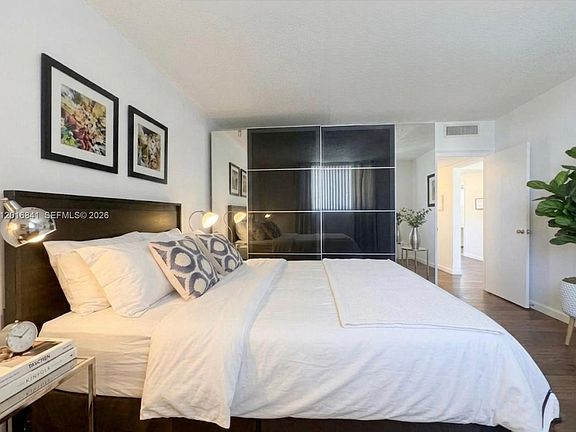 3rd image of 4001 S Ocean Dr APT 16G