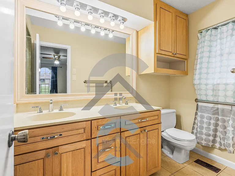 12533 Rivercrest Dr — Photo 14