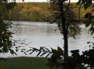 295 Vineyard Cove Dr, Loudon, TN 37774