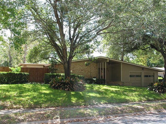 1st image of 4904 Dahlia Ln