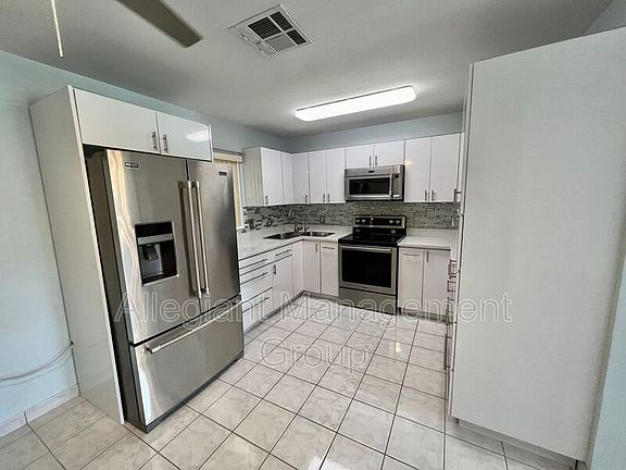 3rd image of 716 Cockatoo Ct