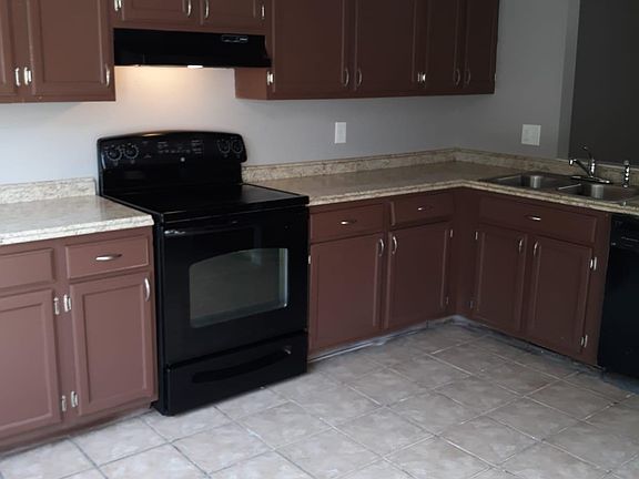 3rd image of 5143 Puritan Cir