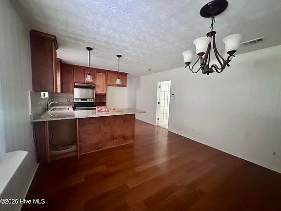 4th image of 1046 Horseshoe Road