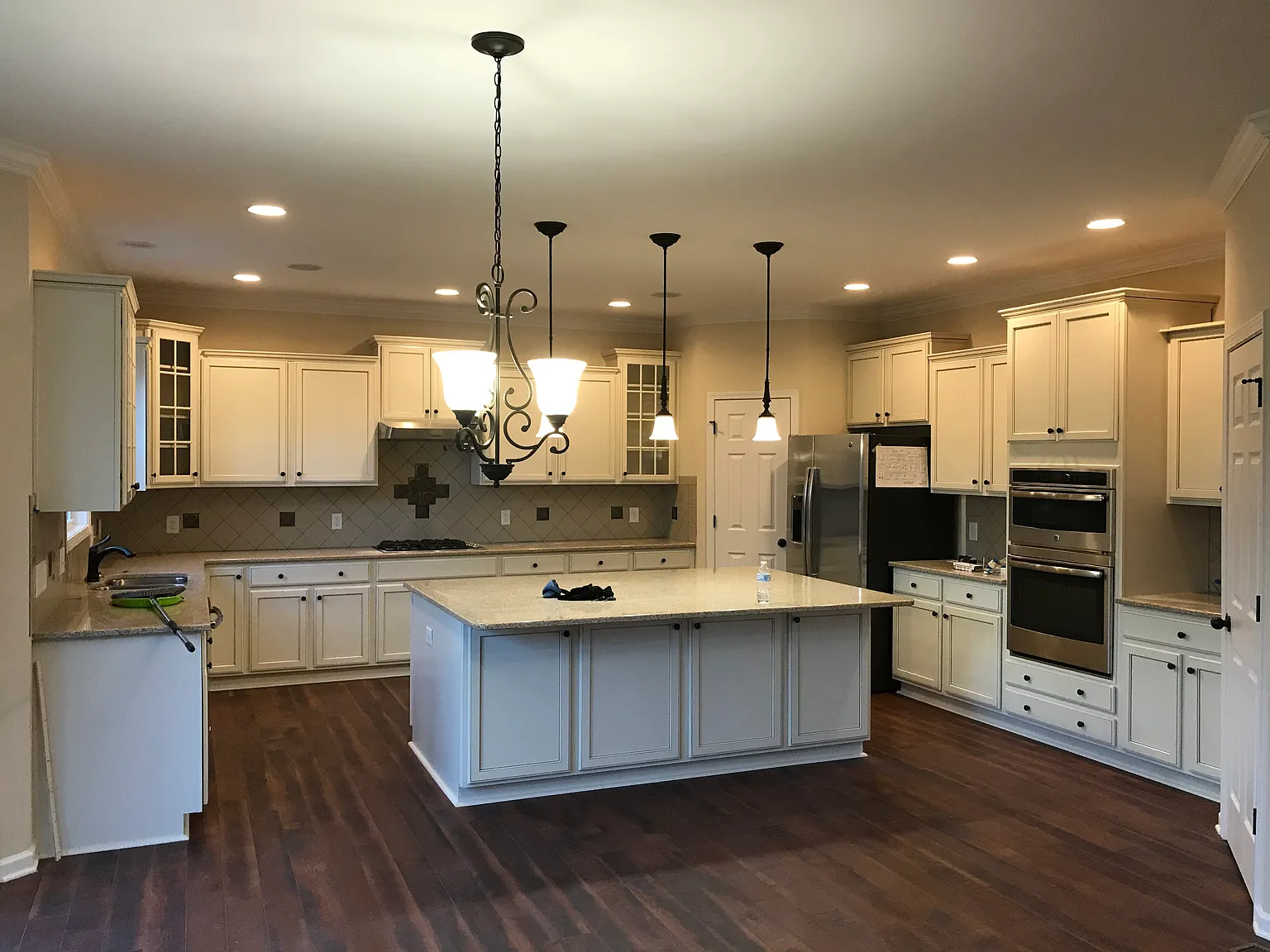 1641 Holly Creek Ln — Photo 3