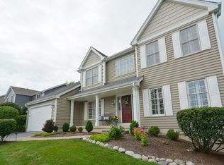 39W096 Weaver Ln, Geneva, IL 60134
