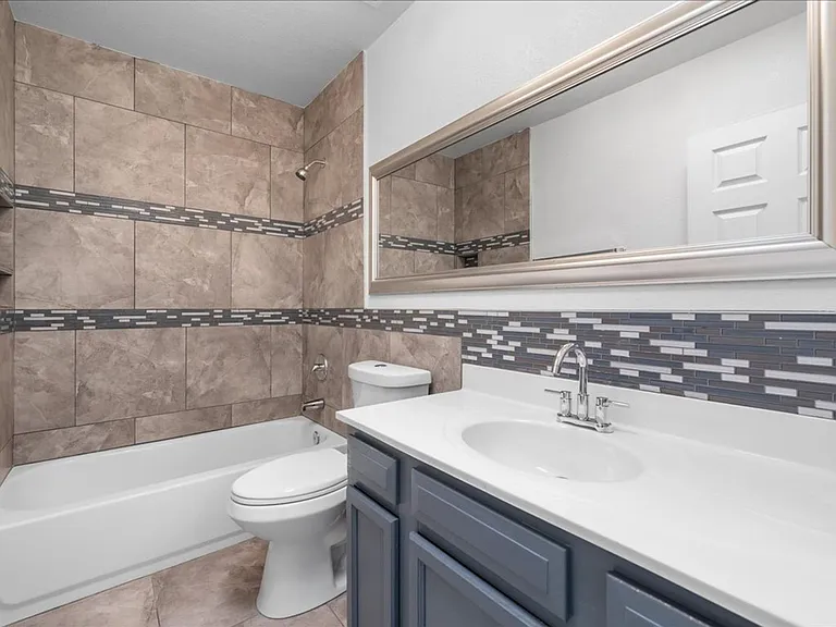 2205 N 9th Ave — Photo 14