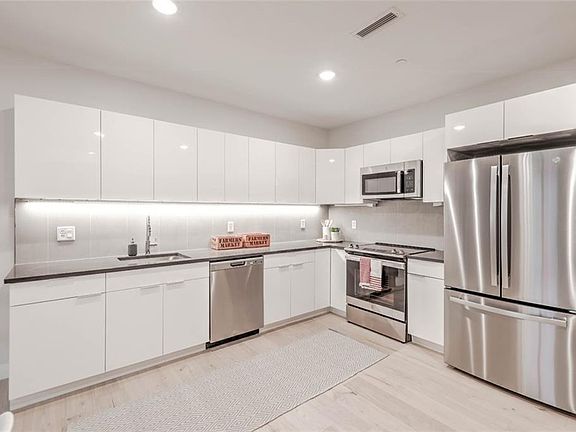 5th image of 500 S Water St #201