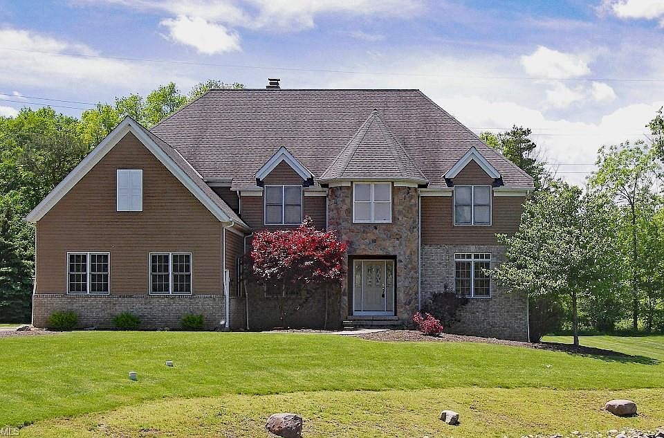 1st image of 28640 Blue Pond Trl