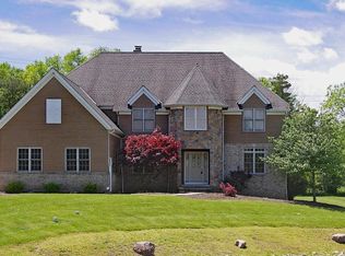28640 Blue Pond Trl, Solon, OH 44139