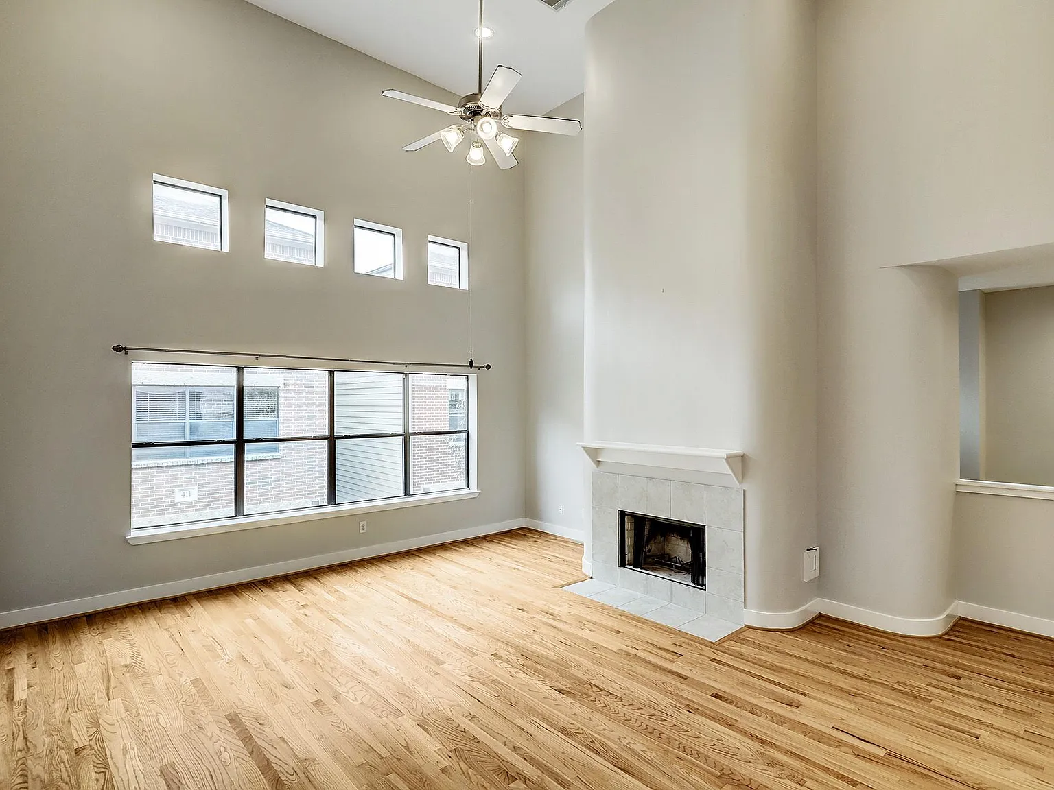 3 bed, 2.5 bath, 2097 sqft, $2,950 — Photo 4