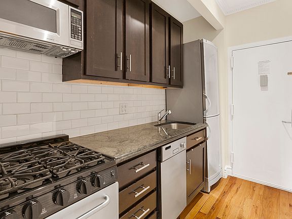 5th image of 404 E 88th St APT 5F
