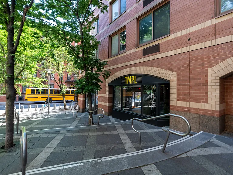 350 W 50th St #2B — Photo 18