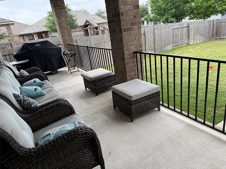 2917 Coral Valley Dr — Photo 13