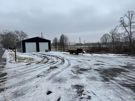 2nd image of 216 Clear Fork Rd