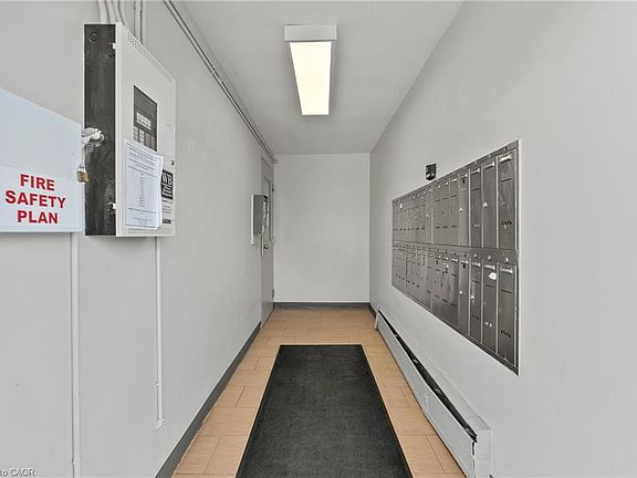3rd image of 456 Carlton St #37