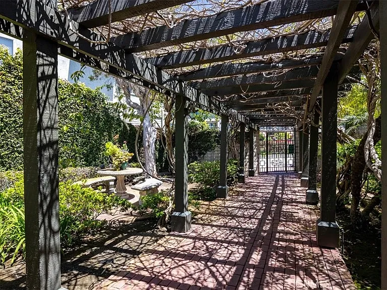410 Corto Ln #9 — Photo 36