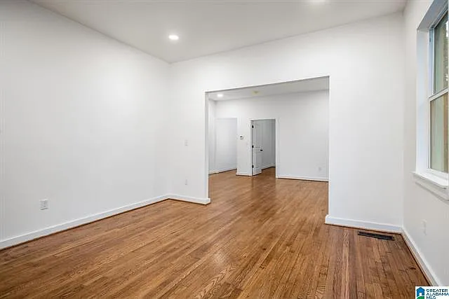 2116 Clarendon Ave — Photo 13