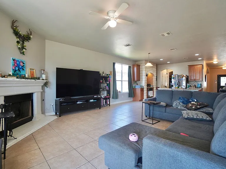 18621 Dry Pond Dr — Photo 4