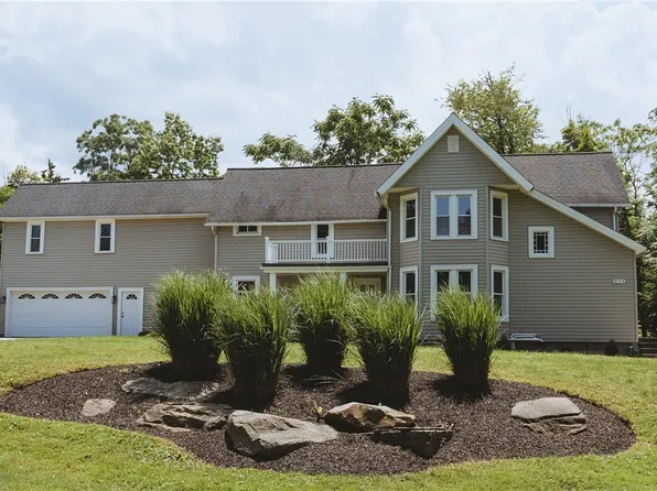 5104 Abigail Dr, Lyndhurst, OH 44124
