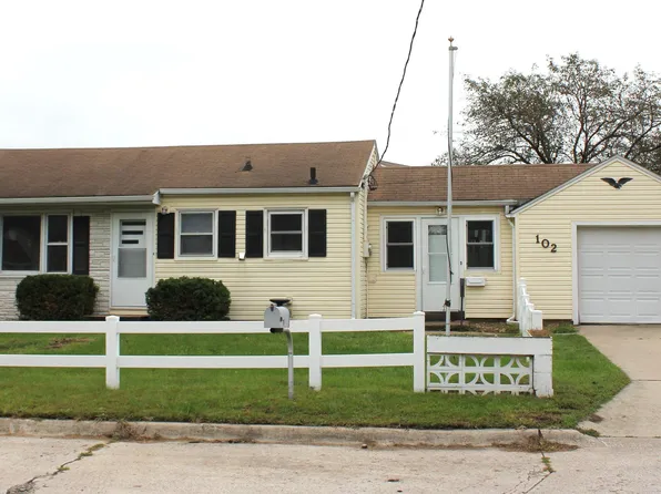 102 Mary Dr, Evansdale, IA 50707